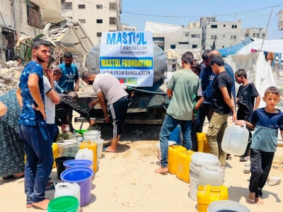 যুদ্ধক্ষেত্রে বিশুদ্ধ পানি বিতরণ: গাজার জন্য MASTUL ফাউন্ডেশনের পানি ত্রাণ কার্যক্রম